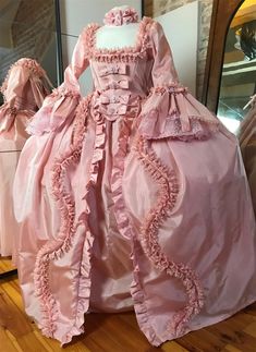 Medieval Marie Antoinette Pink Dress Rococo 18th Century French Rococo Colonial Dress Vintage Ball Rennaisance Dress, 1600 Dresses, Dresses From The 1800s, Pink Marie Antoinette, Rococo Gown, Rococo Aesthetic, Marie Antoinette Costume, Fashion Eras, Rococo Dress