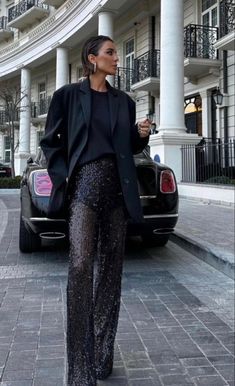 Date Night Street Style, Old Money New Years Eve Outfit, How To Style Sequin Pants, Miami In December Outfits, New Years Eve Outfits Aesthetic, Sparkle Tights Outfit, Sylvester Outfit, Sparkle Pants Outfit