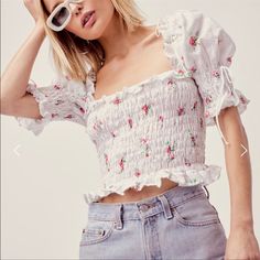 Blouse Fits, Smocked Blouse, Romantic Summer, Smock Blouse, Short Blouses, Eyelet Top, Floral Crop Tops, Love And Lemons, Summer Staples