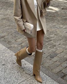 Autumn Looks 2024, Women Outfit Winter, Style Parisienne, Estilo Indie, Outfit Chic, Italy Outfits, Autumn Outfits, Woman Shoes