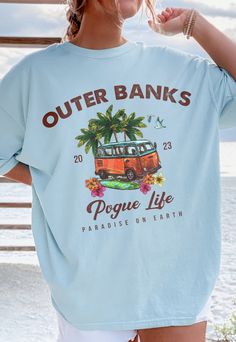 Outer Banks Sweater, Outer Banks Gift Ideas, Cute Oversized T Shirts, Casual Summer Shirt With Back Print, Summer Crew Neck Top With Back Print, Cricket Designs For Shirts, Cute Beach Clothes, Outer Banks Stuff, Simple Cute Summer Outfits