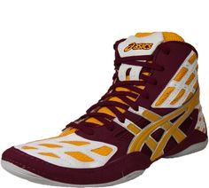 These Split Second 9 wrestling shoes give you style and comfort while also providing great grip on the mat. In stock ready to ship   $68.98  http://www.wrestlinggear.com/wrestling-shoes/asics/1738-split-second-9-wrestling-shoes/ Workout Shoes, Hummel Sneaker, Boxing, Split, Wrestling