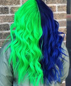 Instagram Split Dyed Hair Blue, Hair Dye Green, Green Hair Color Ideas, Blue And Green Hair, Green Hair Color, Unicorn Hair Dye, Unicorn Hair Color, Dyed Hair Blue