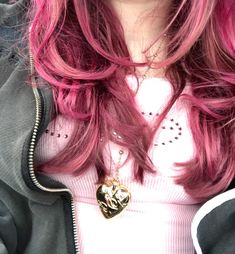 Heart Hair Aesthetic, Hachi Hair Color, Pink Hair 90s, Y2k Hair Pink Highlights, Pink Grunge Aesthetic, Pink Hair Goth Aesthetic, Pink Grunge, Hot Pink Hair, Beauty School