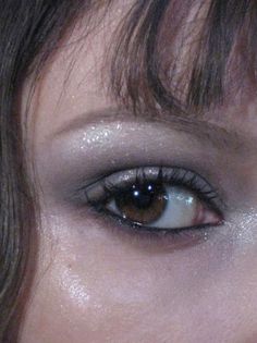 Dark Shimmery Eye Makeup, Cute Smokey Eye, Makeup On Hooded Eyes, Dark Ethereal Makeup, Emo Makeup, Smink Inspiration, Light Eyes