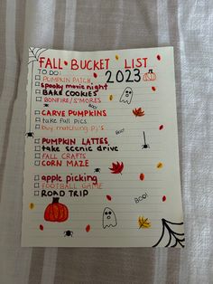 autum Fall Bucket List Poster Board, Fall Date Bucket List, Spooky Season Bucket List, Aesthetic Fall Bucket List, Fall Hang Out Ideas, Fall Todo List, Spooky Season Ideas, Things To Do In Fall With Friends, Fall Stuff To Do