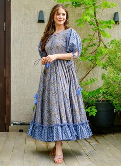 Digital Print Casual Readymade Gown Frock Designs For Women, Simple Frock Design, Long Frock Designs, Long Gown Design, Simple Frocks, Frock For Women, Fancy Kurti, Long Dress Design, Fancy Dresses Long