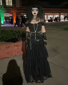 Gothic Hoco Dresses, Goth Outfit Female, True Goth Outfits, Goth Prom Ideas, Goth Fashion Inspo Outfits, Goth Style Women, Dark Cabaret Fashion, Gothic Corset Outfits, Goth Outfit Inspo Winter