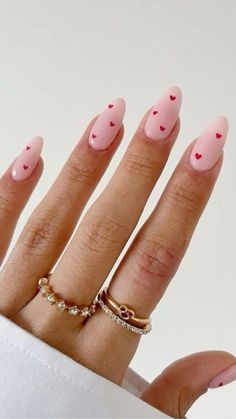 Easy Nail Designs Heart, Pink Nails With Pink Hearts, Cute Easy Nails For Beginners, Almond Nails Designs Basic, Nail Art Funky Designs, Cute Heart Nail Designs, Summer Heart Nails, Pink Nails With Little Heart, Minimalist Floral Nails