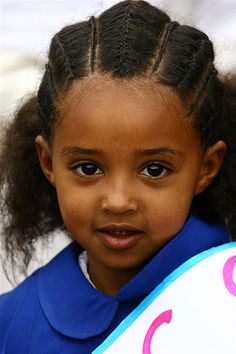 ***My best friend in high school, Senait, was born in and partially raised in Eritrea. This baby looks JUST like her lol :)*** Eritrea - Pupil in Asmara Alata Styles Hair, Albaso Hairstyle, Alata Styles, Ethiopian Braids, Ethiopian Hair, Mama Africa, Ghana Braids, African Children, African People