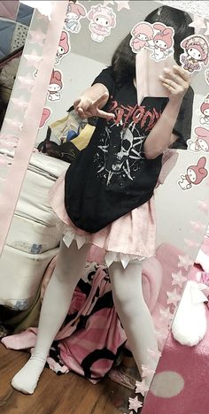 Pastel Goth 2000s, Creepycute Aesthetic Outfits, Cutegore Outfit Ideas, Web Core Outfits, Creepy Cute Clothes, Gurokawaii Clothes, Cute Gore Outfit, Yamikawaii Outfit