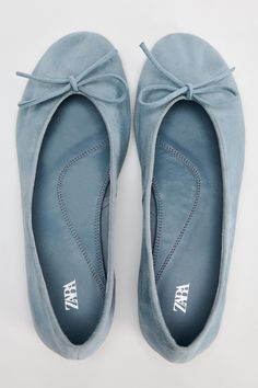 SUEDE BALLET FLATS Blazers Shoes, Suede Ballet Flats, Girly Shoes, Shoe Inspo, Blue Flats, Suede Flats, Leather Shoes Woman, Pretty Shoes