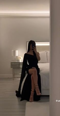 Sn Pravong e Miguel Cazarez Mora,nunca se deram bem,sempre ficavam ir… #romance # Romance # amreading # books # wattpad Elegantes Party Outfit, Dark Feminine Aesthetic, Feminine Aesthetic, Glam Dresses