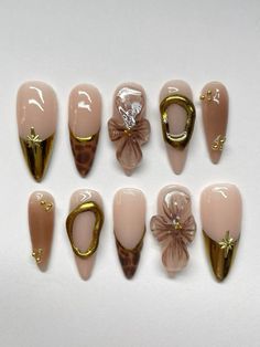 Lace Inspired Nails, Cute Brown Nails Short, Bali Inspired Nails, Paris Nails Aesthetic, Saltburn Nails, Nail Art For Dark Skin Tone, Black Comedy Movies, Fall Gel X Nails, Dancer Nails