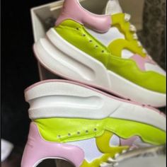 Gently Worn, Stylish, Authentic And Unisex Size 10 Men Or 11 Women. Bright Colors And Comfortable! Less Than Half The Purchase Price. Eu 43 Alexander Mcqueen Green, Alexander Mcqueens, Mcqueen Shoes, Alexander Mcqueen Shoes, Mens Shoes Sneakers, Bright Colors, Alexander Mcqueen, Shoes Sneakers, Men's Shoes