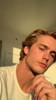 Man With Blonde Hair And Blue Eyes, Blonde Italian Man, Blonde Guys With Green Eyes, Blonde Guys With Blue Eyes, Blonde Hair Green Eyes Guy, Jawline Boys, Handsome Blonde Men, Poe Verne, Guys With Green Eyes