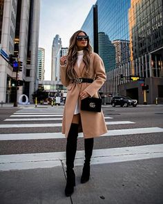 Winter Mode Outfits, Fall Fashion Coats, New York Outfits, Tan Coat, Trendy Outfits Winter, Neue Outfits, Outfit Trends, Pinterest Fashion