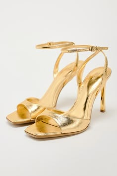 ANKLE STRAP HEELED METALLIC SANDALS - Gold | ZARA United States Hoco Accessories, Gold Heels Outfit, Gold Shoes Outfit, Wedding Guest Heels, Golden Heels, Gold Sandals Heels, Metallic High Heels