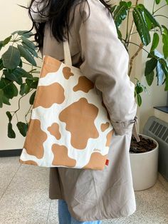 Tote Bag Art Design, Sacs Tote Bags, Canvas Bag Design, Tods Bag, Sac Diy, Diy Tote, Diy Bag Designs