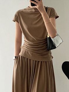 Fashion Black And White, Stylish Clothes, Stylish Clothes For Women, Fashion Elegant, Casual Work Outfits, Fashion Black, New Tops, Online Stores, Color Khaki