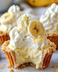 Mini No Bake Banana Cream Pies, No-bake Mini Banana Cream Pies Recipe, No Bake Mini Banana Cream Pie, Mini Banana Cream Pie, Banana Cream Cupcakes, Banana Cream Pie Recipe, Banana Dessert Recipes, Cream Pies, Cream Cupcakes