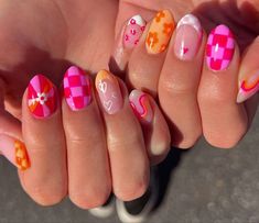 Dive into the refreshing world of summer nails and let your fingertips become a canvas for endless possibilities. Bright Fun Nails, Preppy Nails, Teen Nails, Summer Nail Ideas, Retro Nails, Amazon Beauty, Hippie Nails, Broken Nails, Plaid Nails