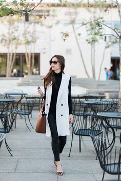 Long vest White Sleeveless Blazer Outfit, Sleeveless Cardigan Outfit, Sleeveless Blazer Outfit, Long Vest Outfit, White Vest Outfit, Long Sleeveless Cardigan, Vest Outfits For Women, Sleeveless Blazer