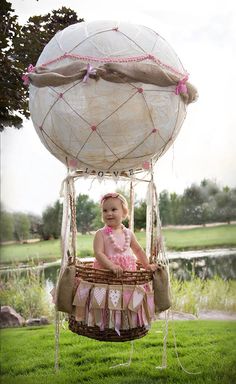 Diy Hot Air Balloons, Balloon Photo, Balloons Photography, Hot Air Balloon Party, Toddler Photography, 1st Birthday Photos, Photoshoot Props, Birthday Photography, Childrens Photography