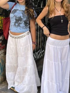 white maxi skirt great for summer and super cheap skirt linked from amazon Vietnam Fits, Bestie Fits, Fashion Design Projects, Travelling Outfit, Extraordinary Fashion, Summer Clothes For Women, Boho Maxi Skirt, White Maxi Skirt, White Maxi Skirts