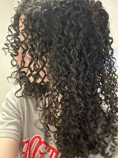 Long Curly Hair 3b, Curly 3b Hair, Beautiful Natural Curly Hair, 3b Curly Hair, 3a Hair, Quick Curly Hairstyles, Really Curly Hair, Curly Hair Care Routine, Mixed Curly Hair