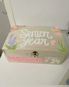 #senior #school #friends Senior Box Beach Theme, Senior Gift Box Ideas, Senior Wooden Boxes, Senior Box Inspiration, Sophomore Memory Box Ideas, Senior Year Kids Backpacks Ideas, Memory Box Senior Year