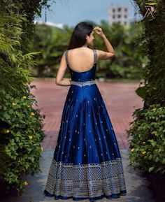 Blue pattu long frock Engagement Gown With Dupatta, Traditional Gown Designs, Saree Dress Gowns, Gown Dress Party Wear, Blue Anarkali