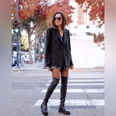 Stuart Weitzman Lowland Ultralift Over The Knee Boots Nwot Size 6 Stuart Weitzman Lowland, Stuart Weitzman Highland, Stuart Weitzman 5050, Lug Boots, Platform Heels Boots, Vintage Chanel Handbags, Black Block Heels, Black Suede Boots, White Halter Maxi Dress