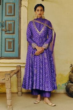 Purple Anarkali, Flared Anarkali, Iris Purple, Vine Border, Bandhani Dress, Kurti Designs Latest, Cotton Kurti Designs, Indian Dresses Traditional