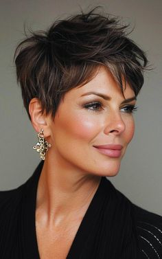 Pixie Haircut Inspiration 2024 - Best Review Messy Pixie Haircut, Short Spiky Haircuts, Chic Hairstyle, Short Sassy Haircuts, Short Hairdos