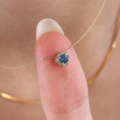 #dimondneckless Gem Jewelry Aesthetic, Pendant Set Designs, Gold Pendant Designs, Swiss Blue Topaz Necklace, Blue Diamond Necklace, Blue Diamond Jewelry, December Birthstone Necklace, Rose Gold Accessories