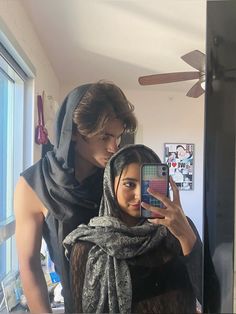 rave couple music festival, pashmina photo idea Pashmina Rave Outfit, Festival Couple Pictures, Music Festival Couple, Couples Rave Outfits, Couple Rave Outfits, Rave Couple Outfits, Couple Festival Outfits, Rave Photos, Pashmina Rave