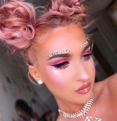 Pink Festival Hair, Pink And Gold Festival Makeup, Hot Pink Rave Makeup, Music Festival Face Jewels, Festival Makeup Rhinestones, Pink Glitter Rave Makeup, Festival Makeup Tutorial, Festival Makeup Rave, Rave Edm