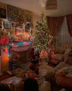 Christmas Dreaming, Christmas Apartment, Christmas Time Is Here, Christmas Feeling, Christmas Inspo, Warm Christmas, Old Christmas, Merry Little Christmas, Christmas Mood