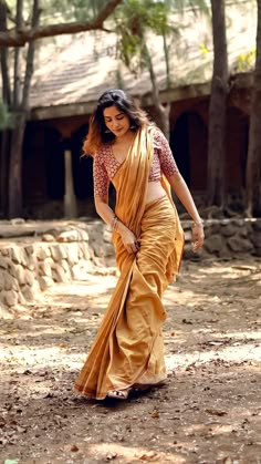 Teju Ashwini Teju Ashwini, New Saree Blouse Designs, Girl Fashion Style, Indian Saree Blouses Designs, Indian Photoshoot, Indian Dresses Traditional, Glamour Photo, Saree Models