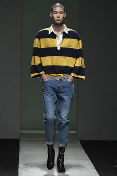 Pushbutton - Seoul Spring 2017  A Simple Method To Succeed On Wearing Smart Casual Clothes For Men http://perfecthomebiz.online/category/man-fashion/ Old Man Outfit, Seoul Spring, 1920s Mens Fashion, New Look Fashion, Mens Fashion Edgy, Men Street Fashion, Mens Fashion Smart, Smart Casual Outfit