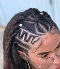 Cabeleireira, salãodebeleza, trança nagô, hair , penteados Cornrow Ideas Natural Hair, Girl Hair Dos, Braids Ideas, Beautiful Braided Hair, Braided Cornrow Hairstyles, Beautiful Natural Hair, Quick Braided Hairstyles, Twist Braid Hairstyles, Natural Curls Hairstyles