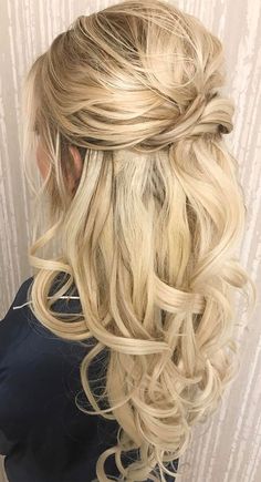 Hair Plait, Plait Styles, Updo Easy, Half Up Curls, Hairstyles Anime, Hairstyles School, Anime Hairstyles, Wedding Hair Half, Pageant Hair