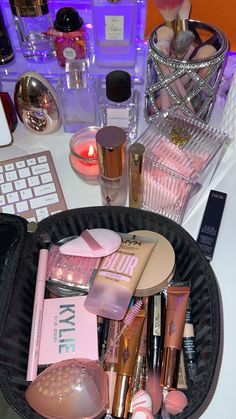 Makeup Collection Goals, Makeup Bag Essentials, Makeup Is Life, Makeup Mistakes, Fancy Makeup, Makeup Needs, Make Mistakes, Makeup Obsession