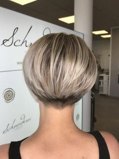 Κούρεμα Bob, Trendy Bob, Short Hair Back, Pixie Haircut For Thick Hair, Short Hair Trends, Short Hairstyles For Thick Hair, Edgy Short Hair, Short Bob Haircuts