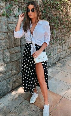 Polka Dots Skirt Outfit, Black Polka Dot Skirt Outfit, Dots Skirt Outfit, Black And White Striped Skirt Outfit, Polka Dot Skirt Outfit, Dot Skirt Outfit, Look Fashionista, Dots Outfit, Polka Dots Outfit