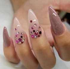 Beautiful Nail Colors For Spring, Colors For Spring, Spring Nail Colors, Stiletto Nails Designs, Best Nail Polish, Hot Nails, Bling Nails, Fancy Nails, Chic Nails