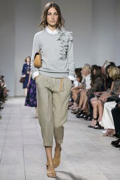 A look from the Michael Kors Spring 2015 RTW collection. Outfits For Girls, 2016 Fashion Trends, Spring Work Outfits, Stylish Work Outfits, Casual Work Outfits, Spring Summer 2015, Casual Summer Outfits