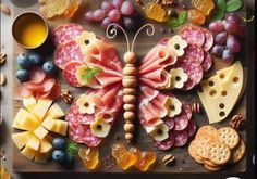 Charcuterie Appetizers, Amazing Food Decoration, Catering Ideas Food, Charcuterie Inspiration, Charcuterie Platter, Tea Party Food, Party Food Platters, Porch Christmas Decor