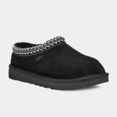 Nib Ugg Kids Tasman Ii Black Suede Slippers Grey Ugg Slippers, Ugg Scuffette Slippers, Ugg Platform Slippers, Pink Ugg Slippers, Black Ugg Slippers, Ugg Scuffette, Tasman Slippers, Brown Slippers, Ugg Kids